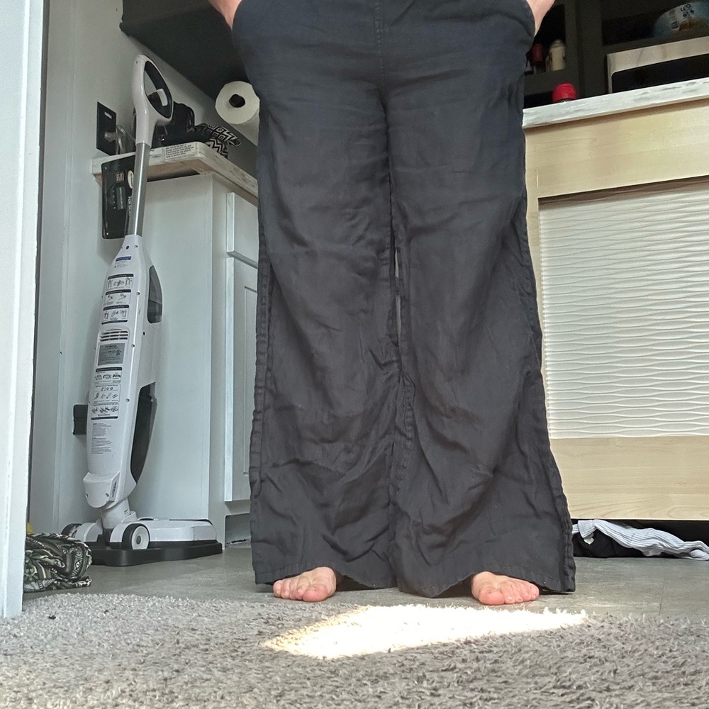 Loose fitting pants - Picture 2 of 4